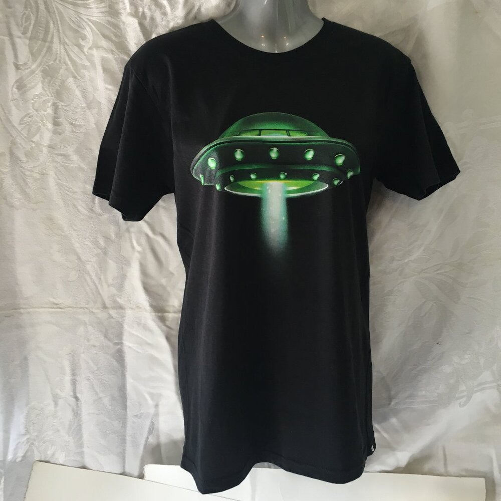 ALIEN Flying Saucer Green Art T-Shirt UFO Space Black Green Mens XT61635 Sz Sm